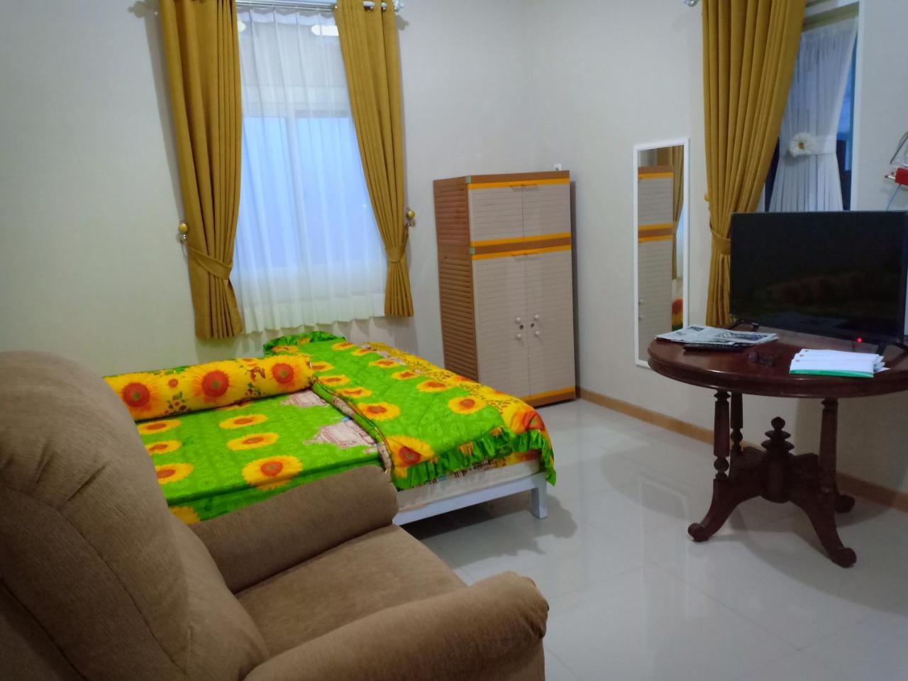 Green Homestay Malang Kültér fotó
